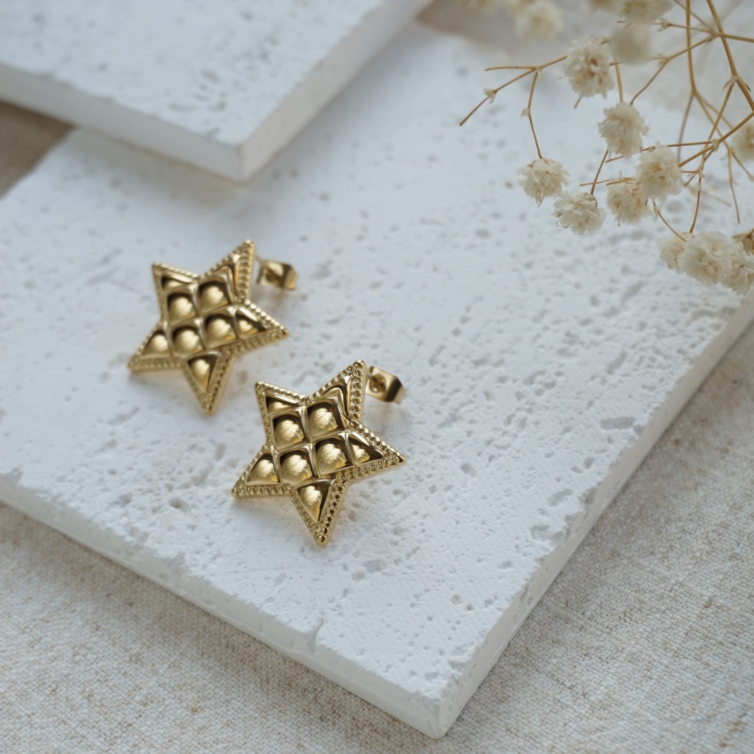 gold seren stud earrings