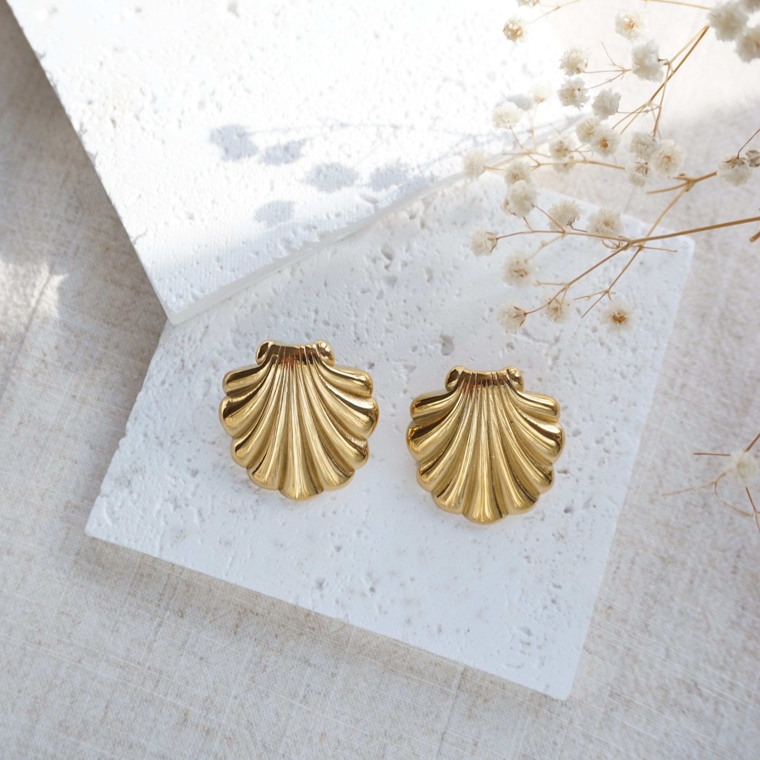 gold seashell stud earrings