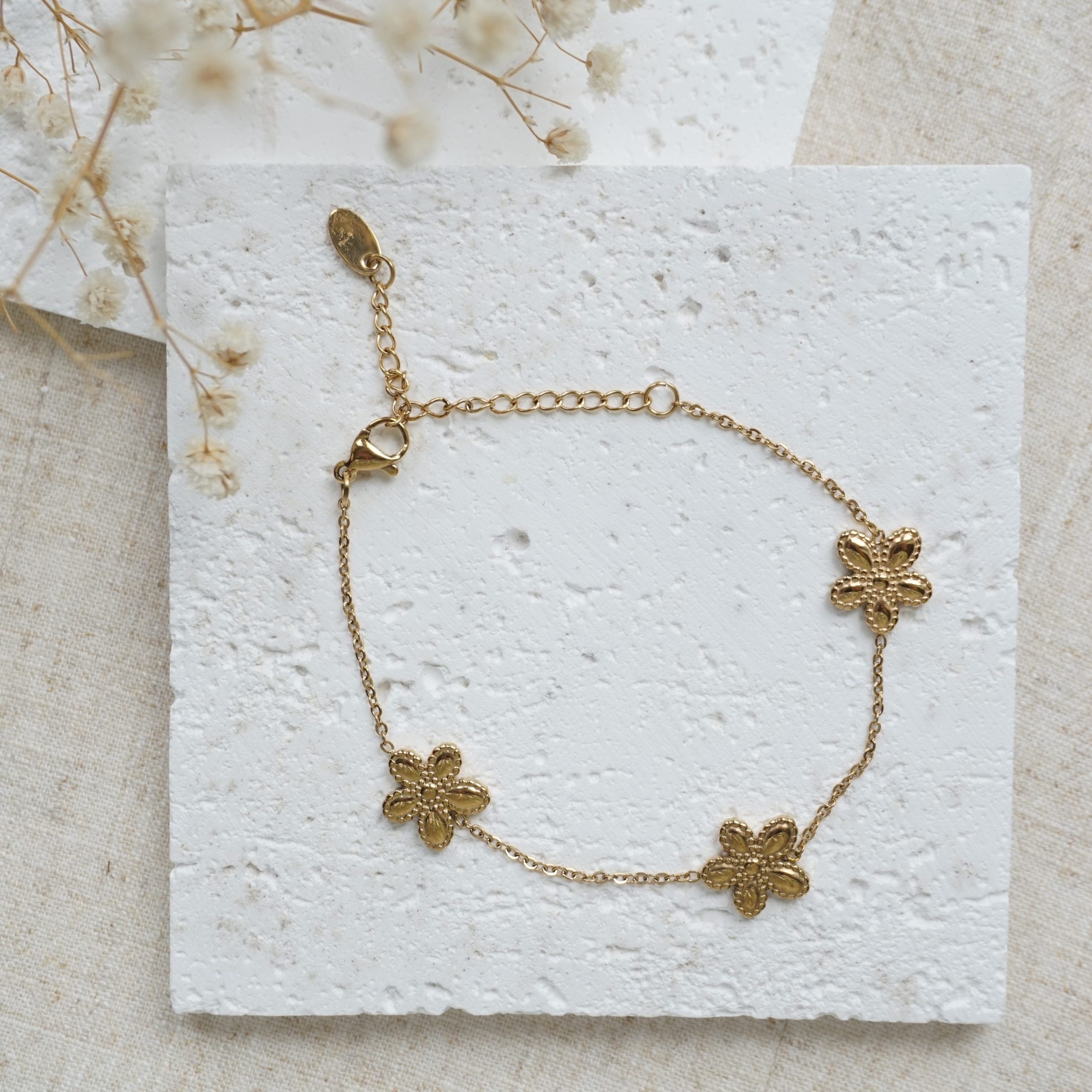 gold daisy chain bracelet