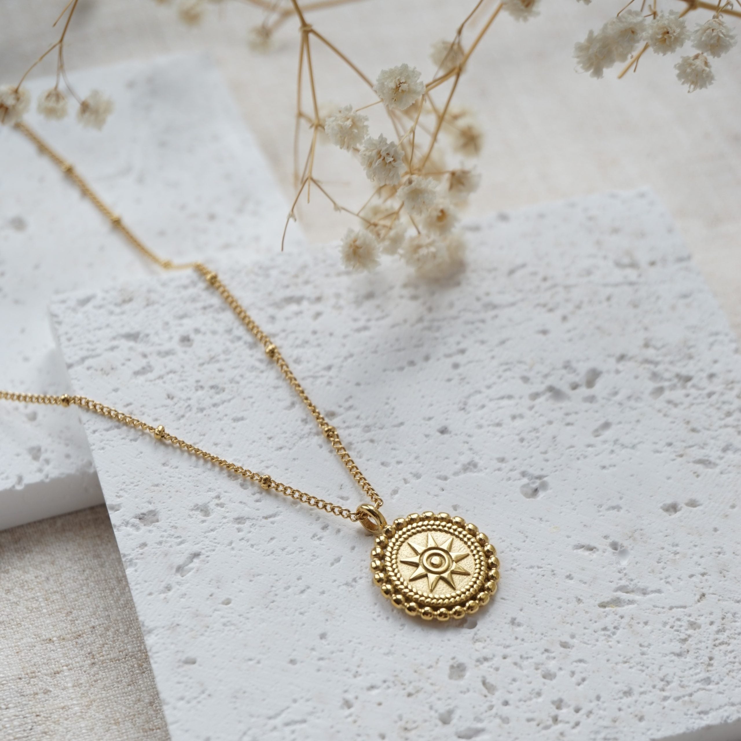 gold luminous necklace