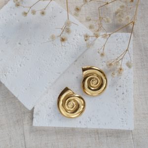 gold seashell stud earrings