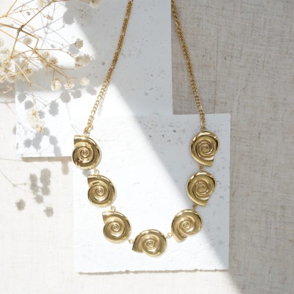 gold seashell necklace