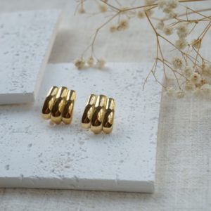 Gold aria stud earrings